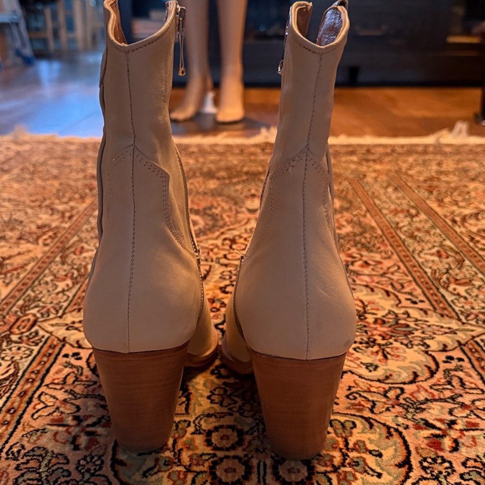 Free People Leather Western Ankle Boots with Silver Accents (size 39) - Picture 5 of 11